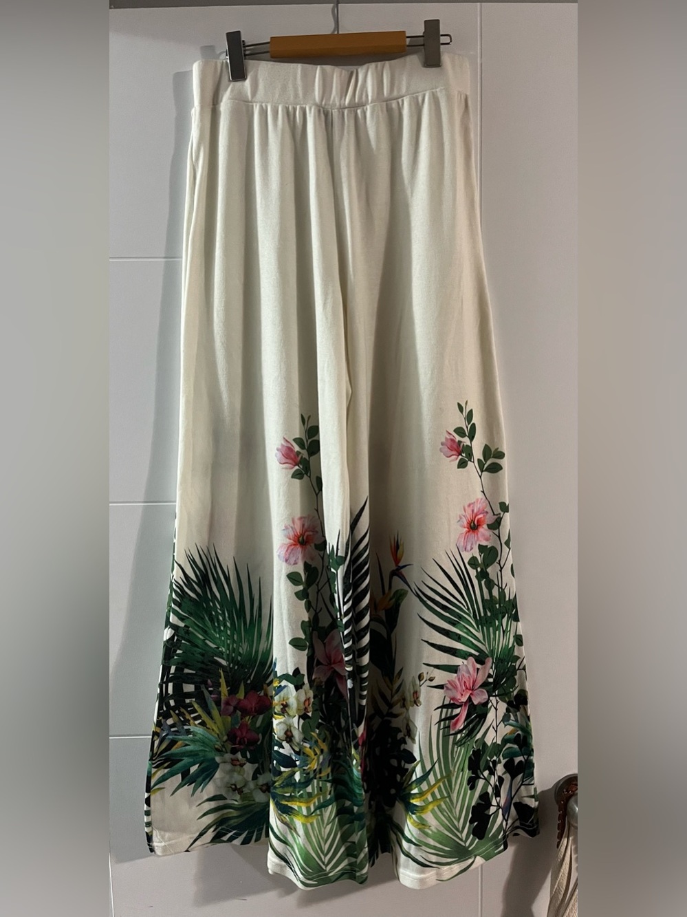 Suzanne Betro Cream Palazzo Pants with Pink Floral & Green Leaves